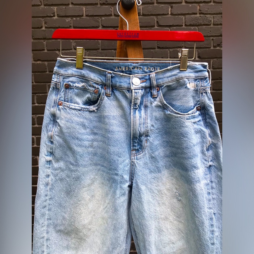 American Eagle 90s Boyfriend Jeans Size 6